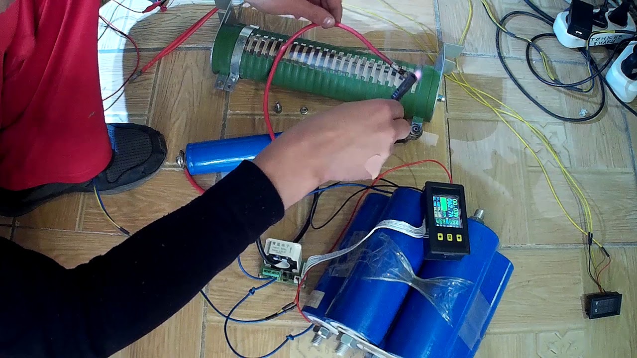 Тест литий железофосфатного аккумулятора размера 40152 14Ач на токоотдачу