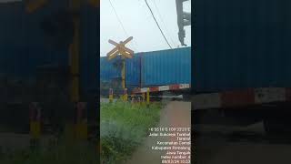 Kereta Lewat Saja