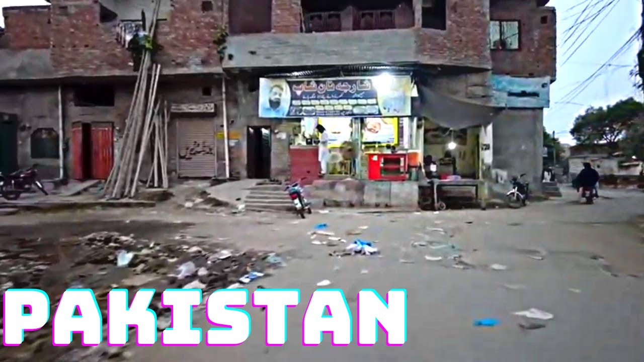 Real Life Scenes on the streets of Lahore Pakistan