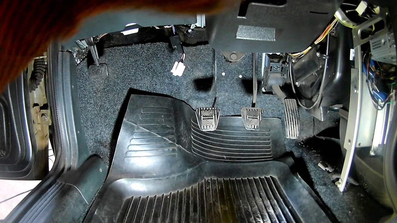 ВАЗ 2115. Обслуживание стартера, подогрев сидений, неработает свет ...