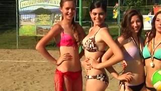 120627 Пляжний Волейбол Серед Моделей У Сонячній Долині