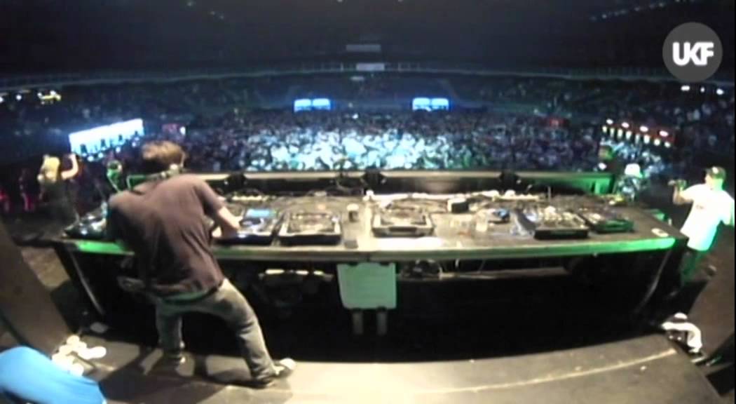 UKF vs RAMPAGE @ Lotto Arena Antwerp: Murdock & DJ A.M.C. & Quest One MC feat Jenna G