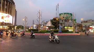 thành phố cần thơ về đêm vòng xoay công viên hùng vương tấp nập đông vỡ trận tết tây luôn ạ