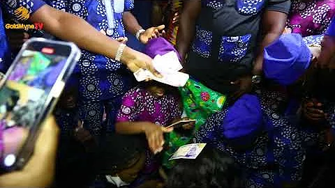 TIWA SAVAGE’ SON SPRAYING HIS MOM MONEY AT THE TIWA SAVAGE’S DAD BURIAL IN LAGOS