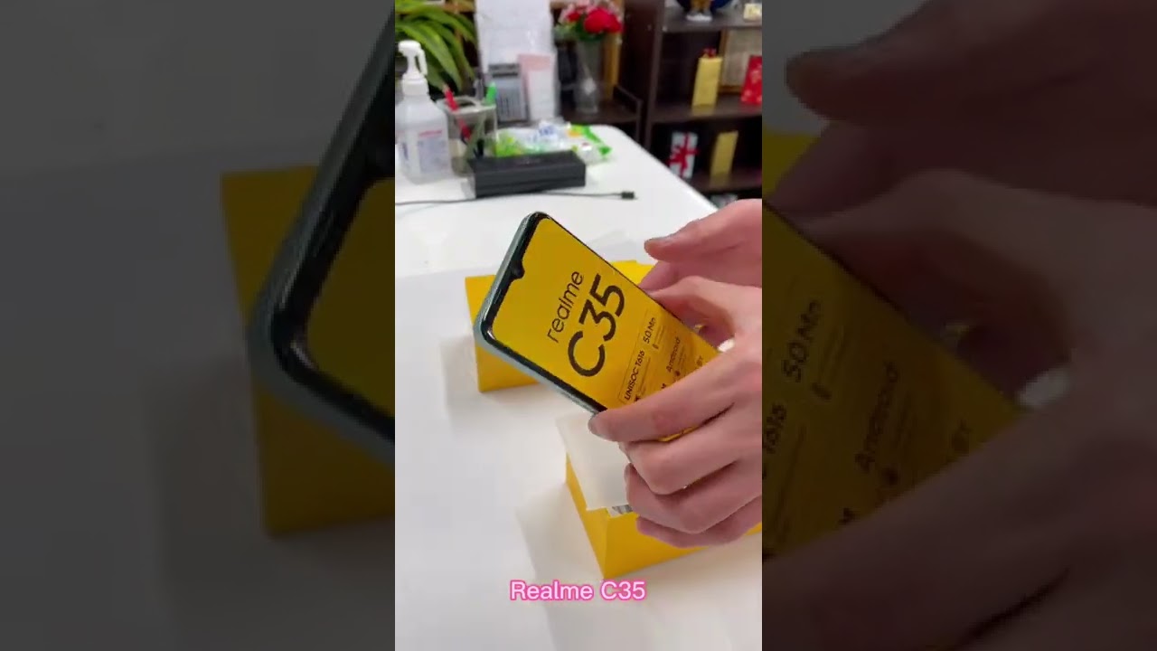 video Realme C35 2022