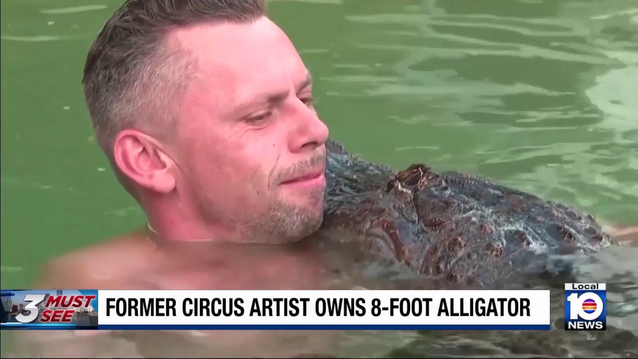 German former circus performer has pet alligator