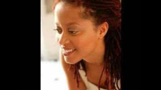 Sara Tavares-Pe na strada