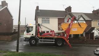 HARSH HS14T Skiploader loading for Rapid Skips
