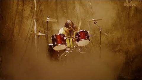 Where Dave Grohl copied this drum intro