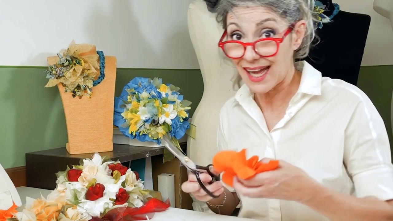 Come si realizza un fiore di stoffa? Il mini-tutorial Vipuntozero