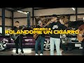 Genero 6  rolandome un cigarro en vivo