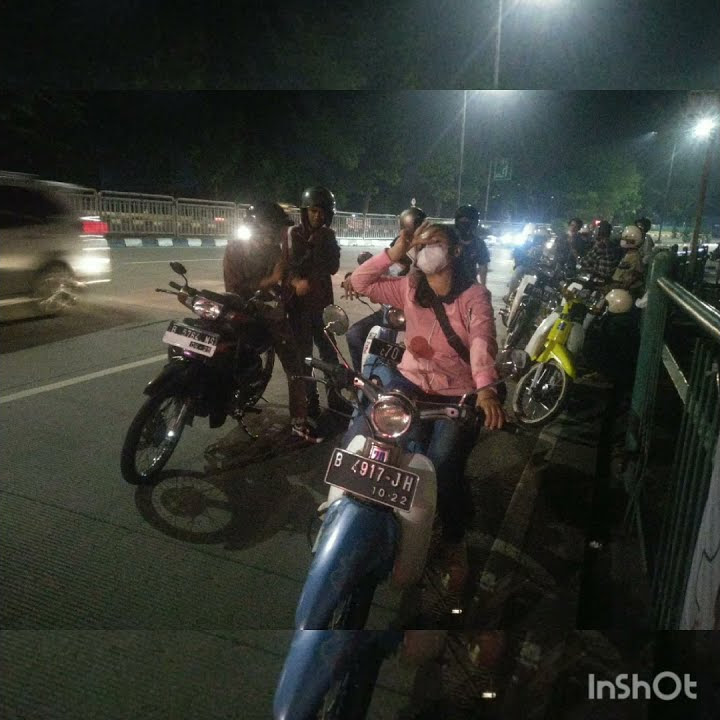 story wa cewe honda c70
