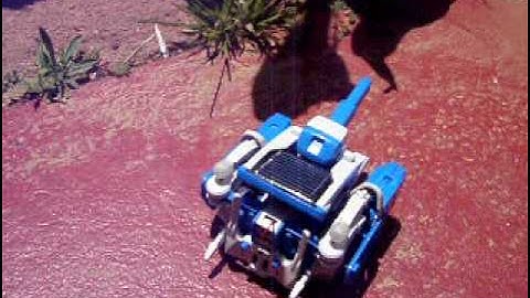 T3 Transforming Solar Robot - Tank mode