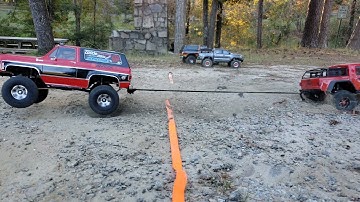 tug of war 2 trx4 blazer vs axial scx10 iii gladiator....cen racing f450 vs blazer