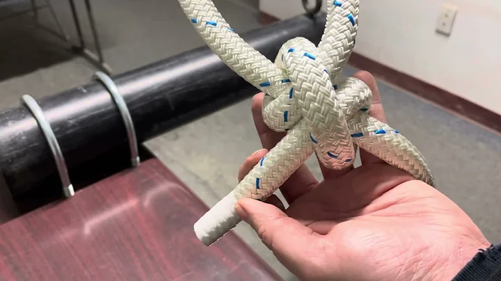 2 half hitches (knot). NCCCO Rigger 1 Practical