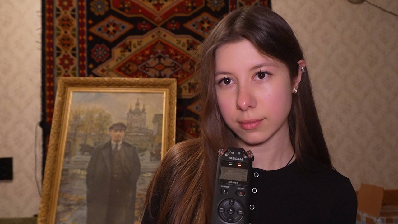 ASMR: Soviet trinkets in a Soviet apartment