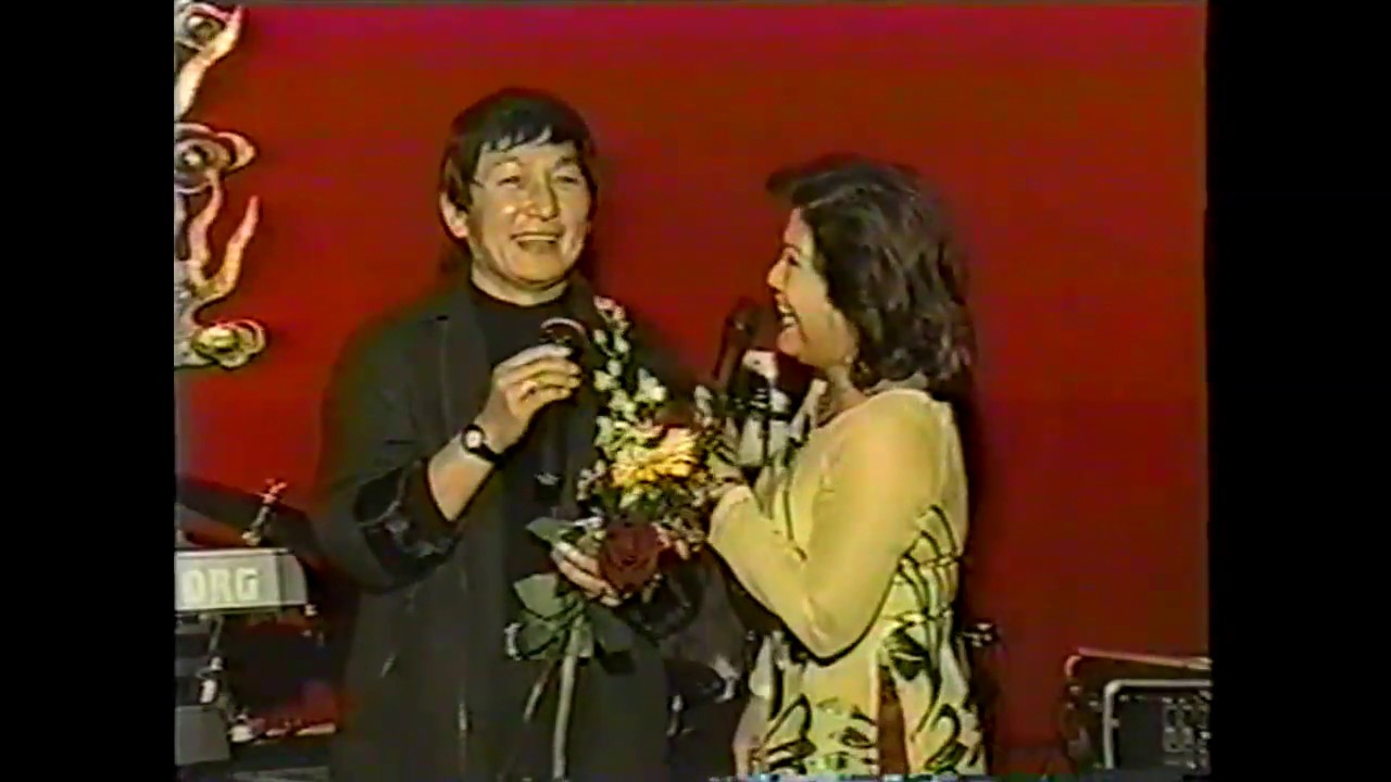 Nghệ sĩ Minh Phụng và nữ nghệ sĩ Phượng Liên, San Diego 2002