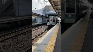 JR東日本の211系3000番台普通電車の松本行き