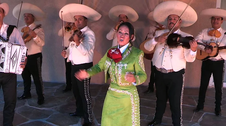 Adelfa Alonzo. "Un Dia A La Vez" Con Mariachi. (Vi...