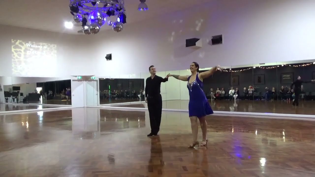 Lisa - Cha Cha Cha - Sapphire - September 2022 - YouTube