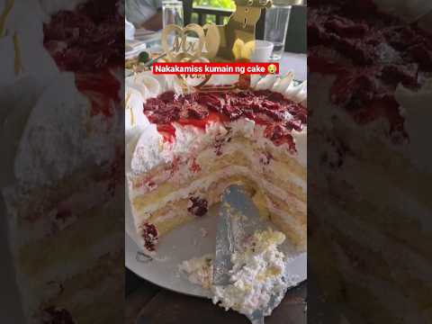 Strawberry 🍓 🍰 #youtubeshorts #cravings #shortcake #cake