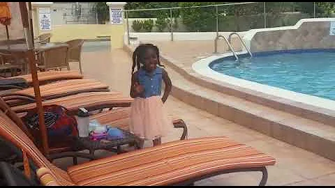 Konsey J Perry Aqua Zumba