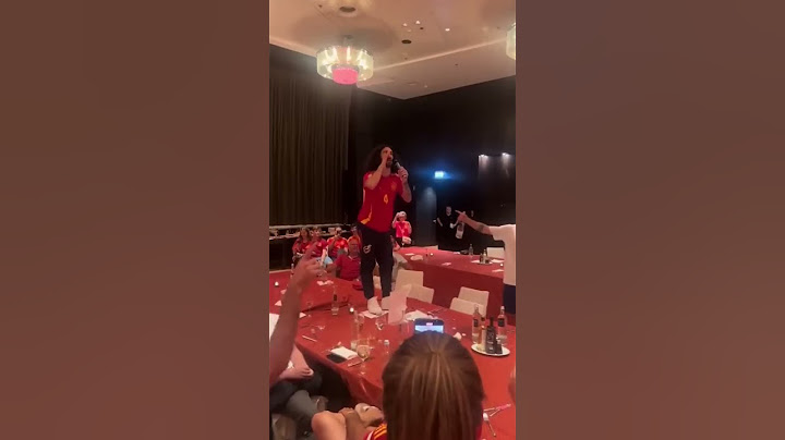 🤣Cucurella cantando