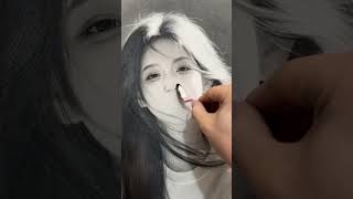Perfect drawing cannot be without light! #drawing #charcoaldrawing #portraitdrawing #charcoalshading