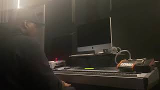 Erick Sermon makes beat at Def Squad Studios