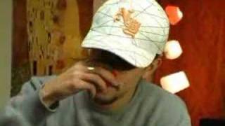 Why poker players wear sunglasses?