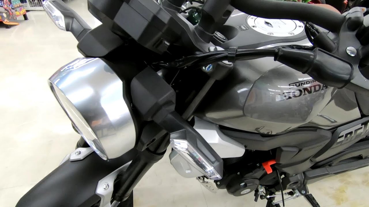 HONDA　CBF190TR　SILVER