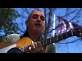 Flamenco callejero. Guitarra y cajón por rumbas. Tito Fernandez. FLAMENCO EN LA CALLE. MADRID.