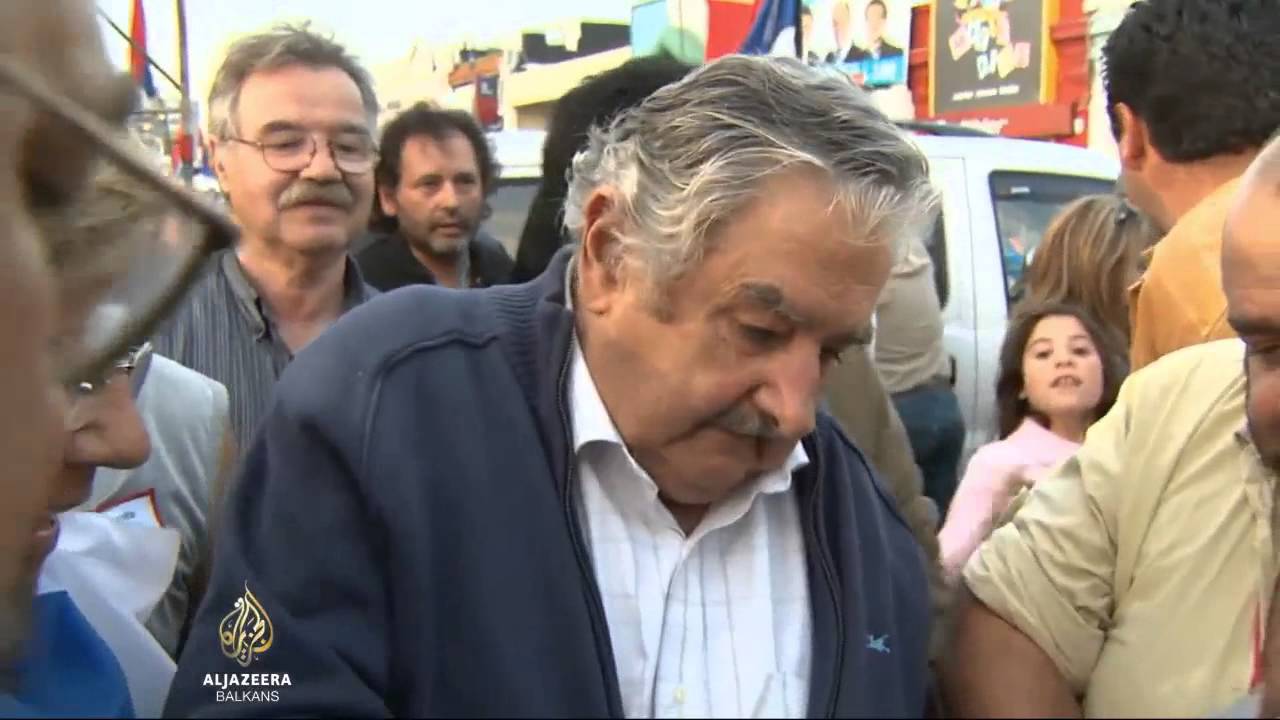 خوسيه موخيكا يغادر مجلس الوزراء