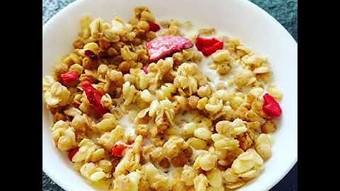 Calbee Frugra Strawberry Rich Cereal