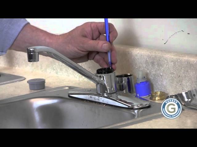 Kitchen Faucet Rotating Smoothly