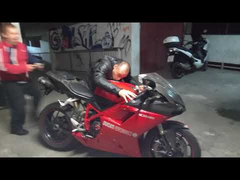 How you can fuck up Ducati 1098 owner, dry clutch! The best prank! Turn on titles (cc bellow video)