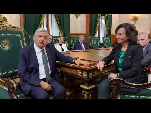 Banco Santander dejará de cobrar comisiones por remesas: AMLO