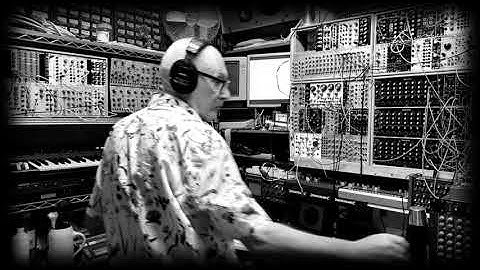 Behringer 2500 modular and 1027 sequencer first take with live room audio