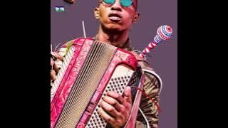 2. Ntate Stunna  - Robari (Freestyle)