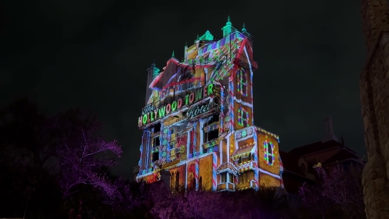 Hollywood Studios - Sunset Seasons Greetings - Muppets Gingerbread - 12/16/2025 - 4k