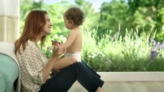 Подгузнкии Pampers® Premium Care для защиты кожи малыша видео Лучшие памперсы для новорожденных малышей