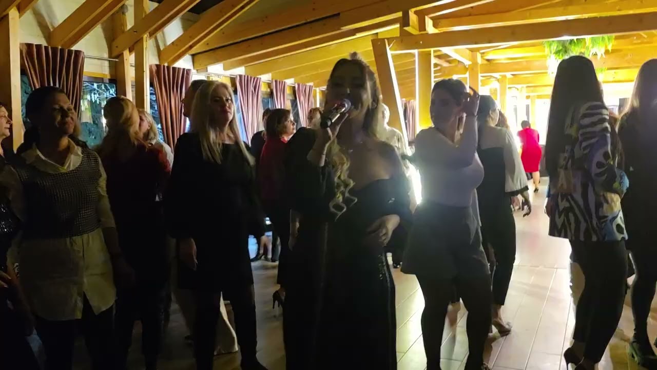 Roxana Popovici & Ork.Universalii || Manele Live 8 Martie