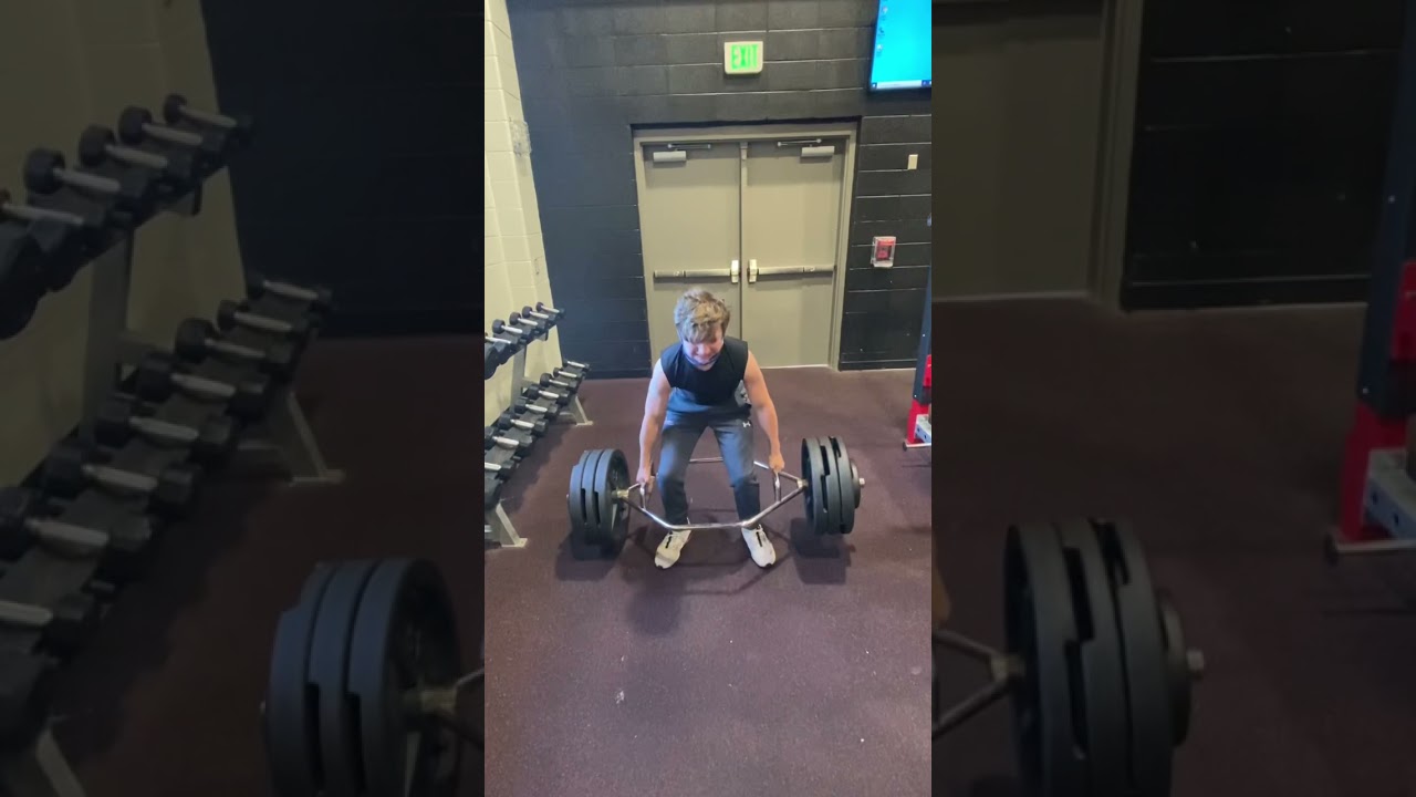 Excuse my tippy toes 2.58x deadlift 335lbs at 130lbs body weight