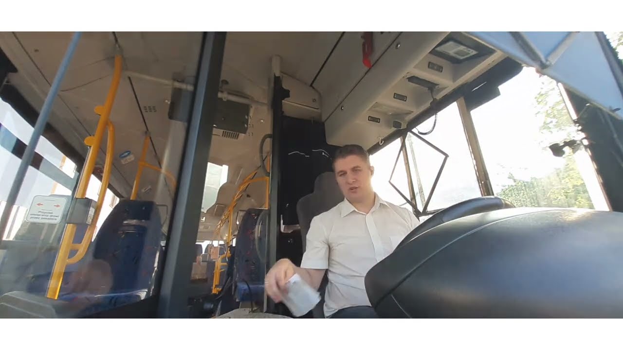 Jak kierowca autobusu miejskiego reaguje na zimowe warunki? Czy trudno jeździ się zimą?/Q&A  SERIA