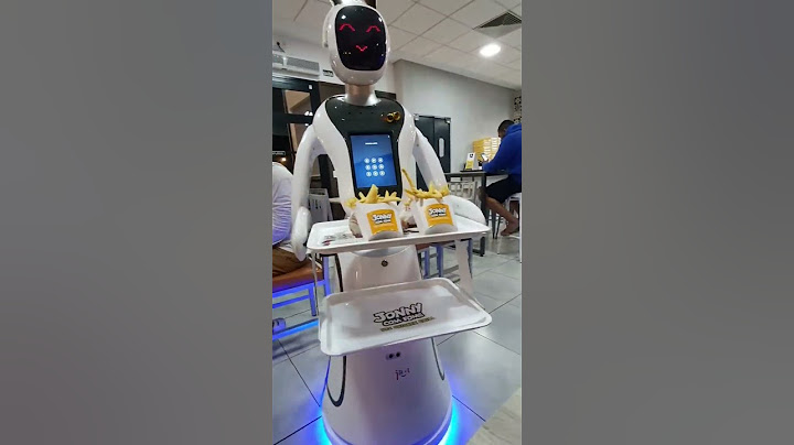 UM ROBÔ SERVIU MEU LANCHE😱😱🤣🤣