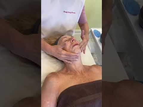 Professional Facial Cleansing treatment techniques - tutorial