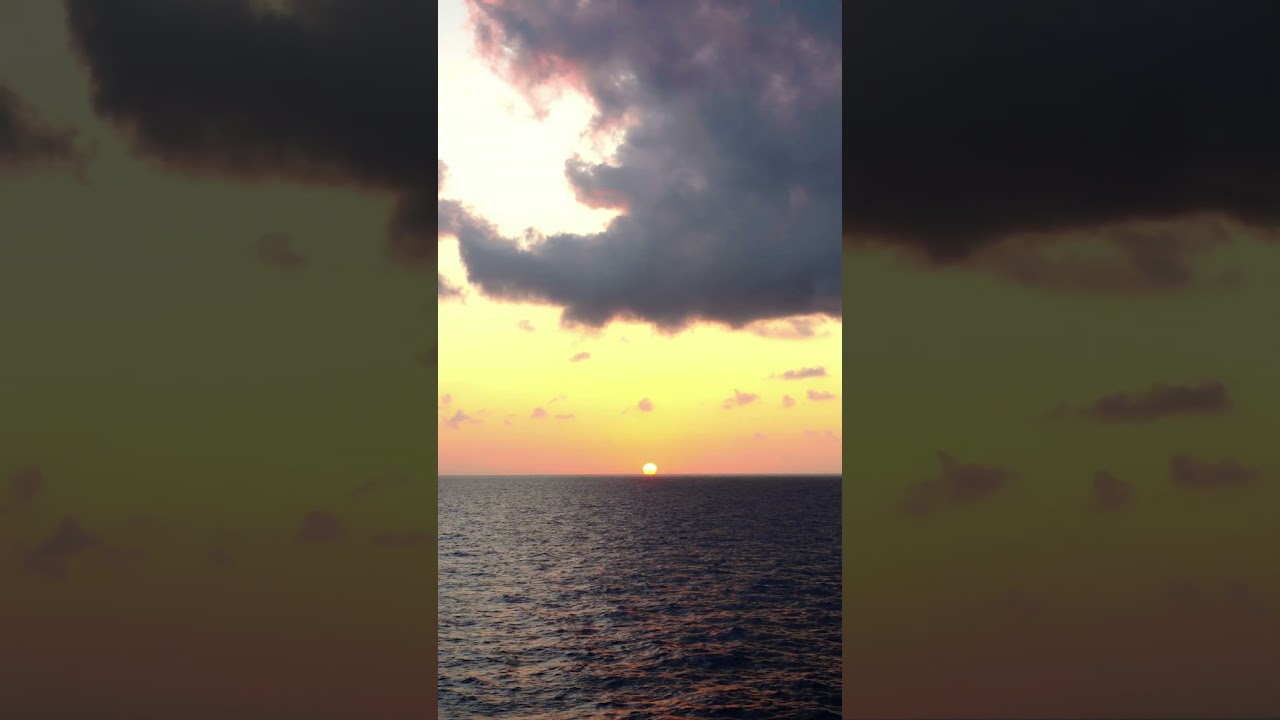 Sunrise Serenity: Ocean Horizon in 15 Seconds