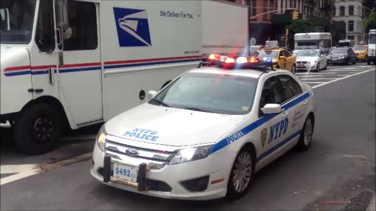 NYPD Ford Fusion Police Car Responding On Canal Street With Rumbler