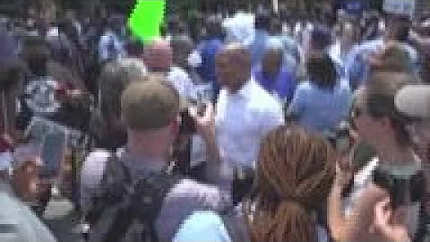 New York City mayoral race heats up as vote looms