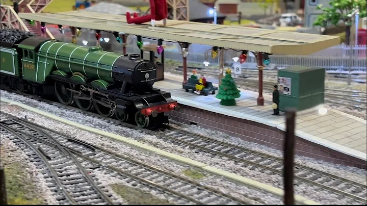 Vlogmas Day 18- Holiday Magic on my Hornby Model Railway  #modelrailway #trains #hornby 